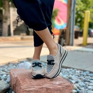 Celine 7.78.111 Platform Loafer in Sahara